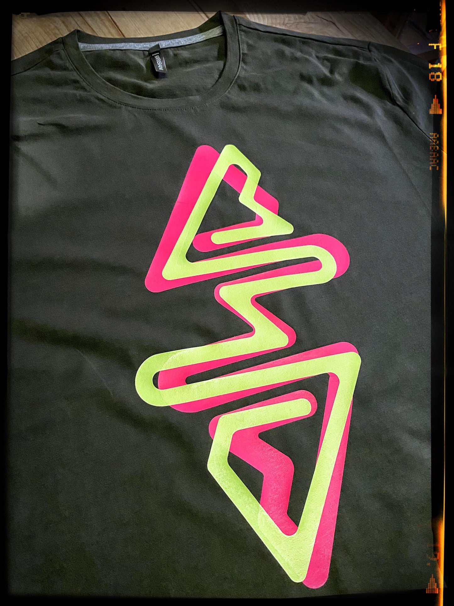 Tee-shirt "Fluo Lipstick"